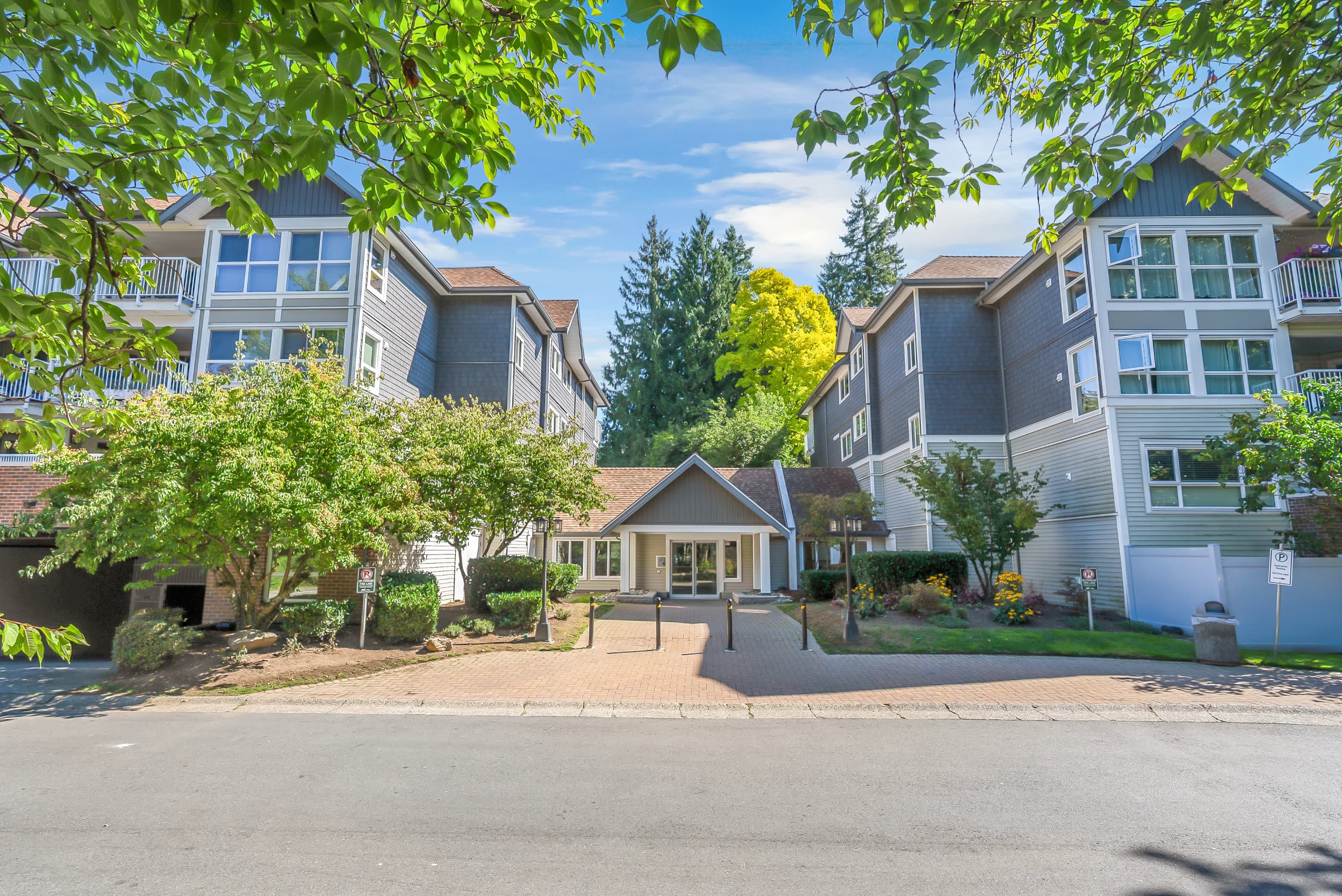 Exterior or interior view of 206-9668 148 St